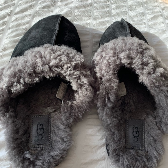 UGG suede and sheepskin woman’s black and grey slippers size 8 - Picture 8 of 12